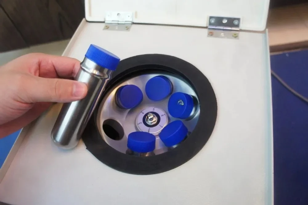LD-3 Electric Centrifuge Lab M - đánh giá và giá Xlab Medical